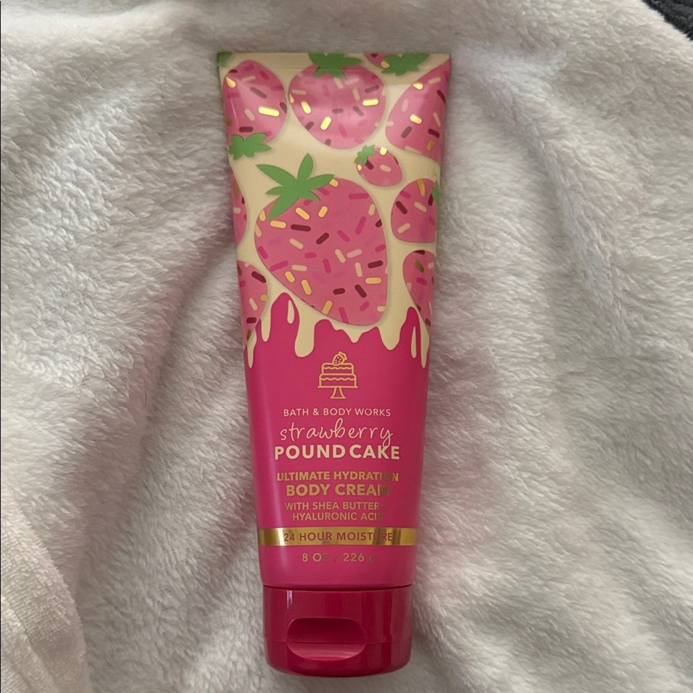 Bath & Body Works Strawberry Pound Cake Body Cream - Pink & Gold